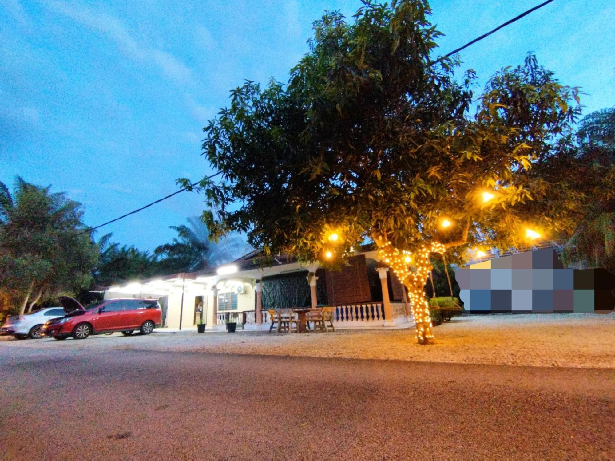 Basrie Villa "Mslim Only" - Mini Cinema , Private Pool , Wi-Fi , Netflix Muar Exteriör bild